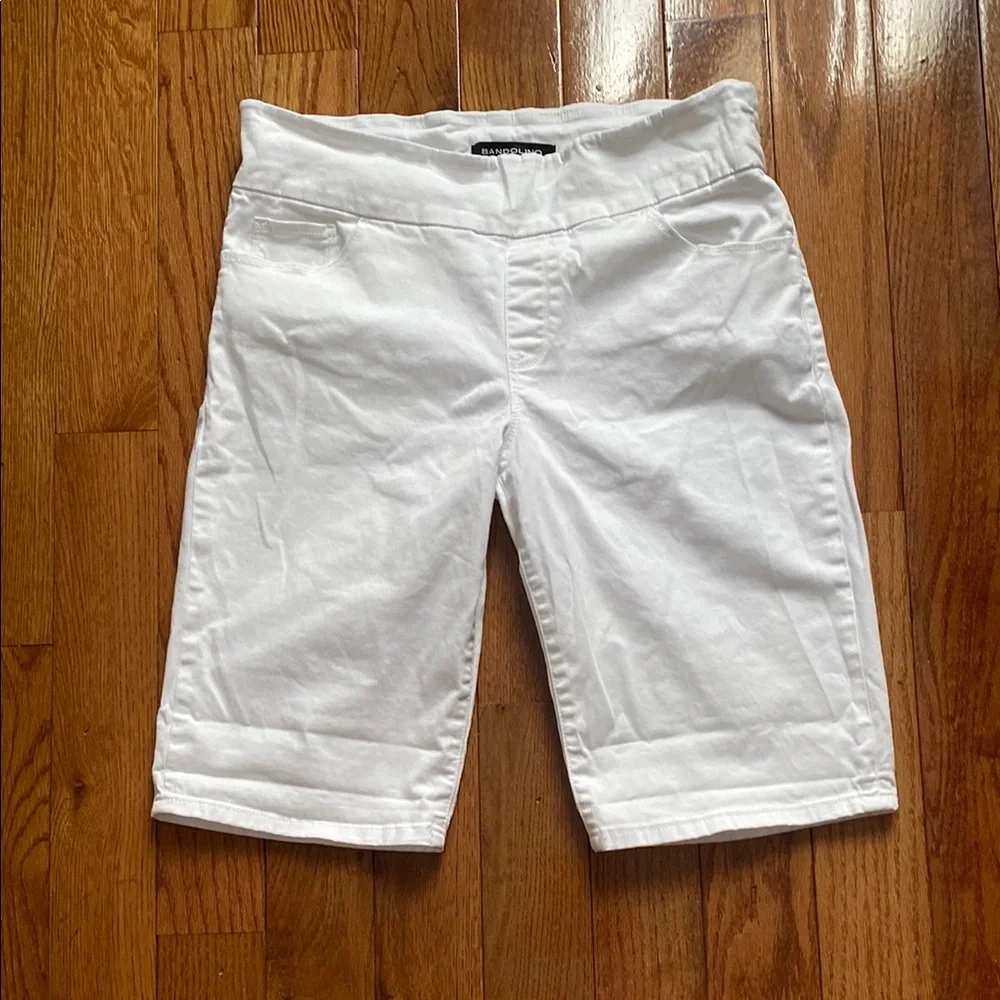Bandolino White Bermuda Shorts Classic Denim Style - Picture 2 of 7